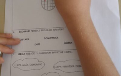 MALI KNJIŽNIČARI ČESTITALI ROĐENDAN SVOJOJ DOMOVINI